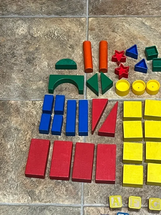 Vtg-ABC & Shape Blocks - Stackable Rings - Picture 5 of 15